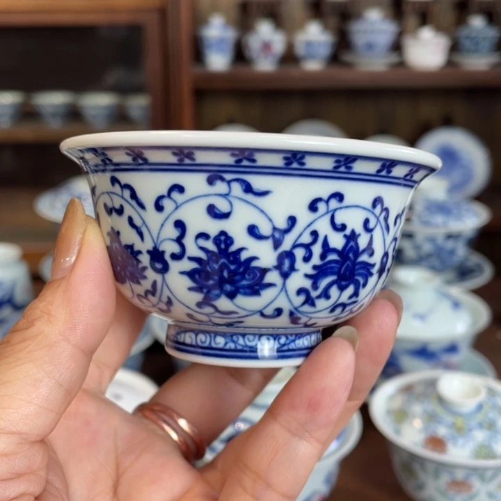 手工手绘缠枝莲压手杯