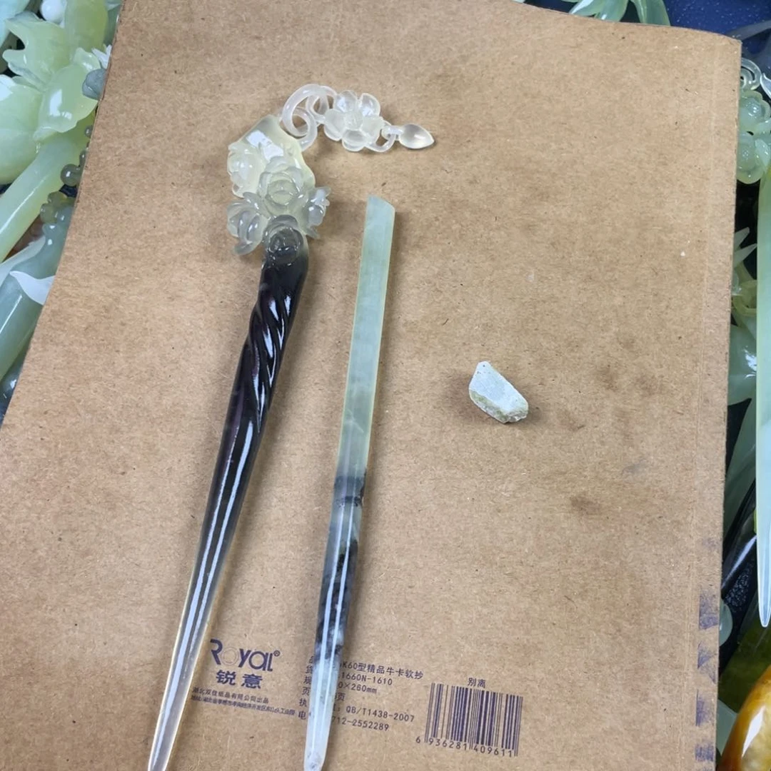 蛇纹石玉未镶嵌发饰文*姐