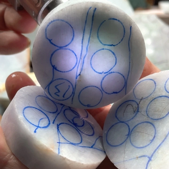 翡翠未镶嵌颈饰翡翠手镯心