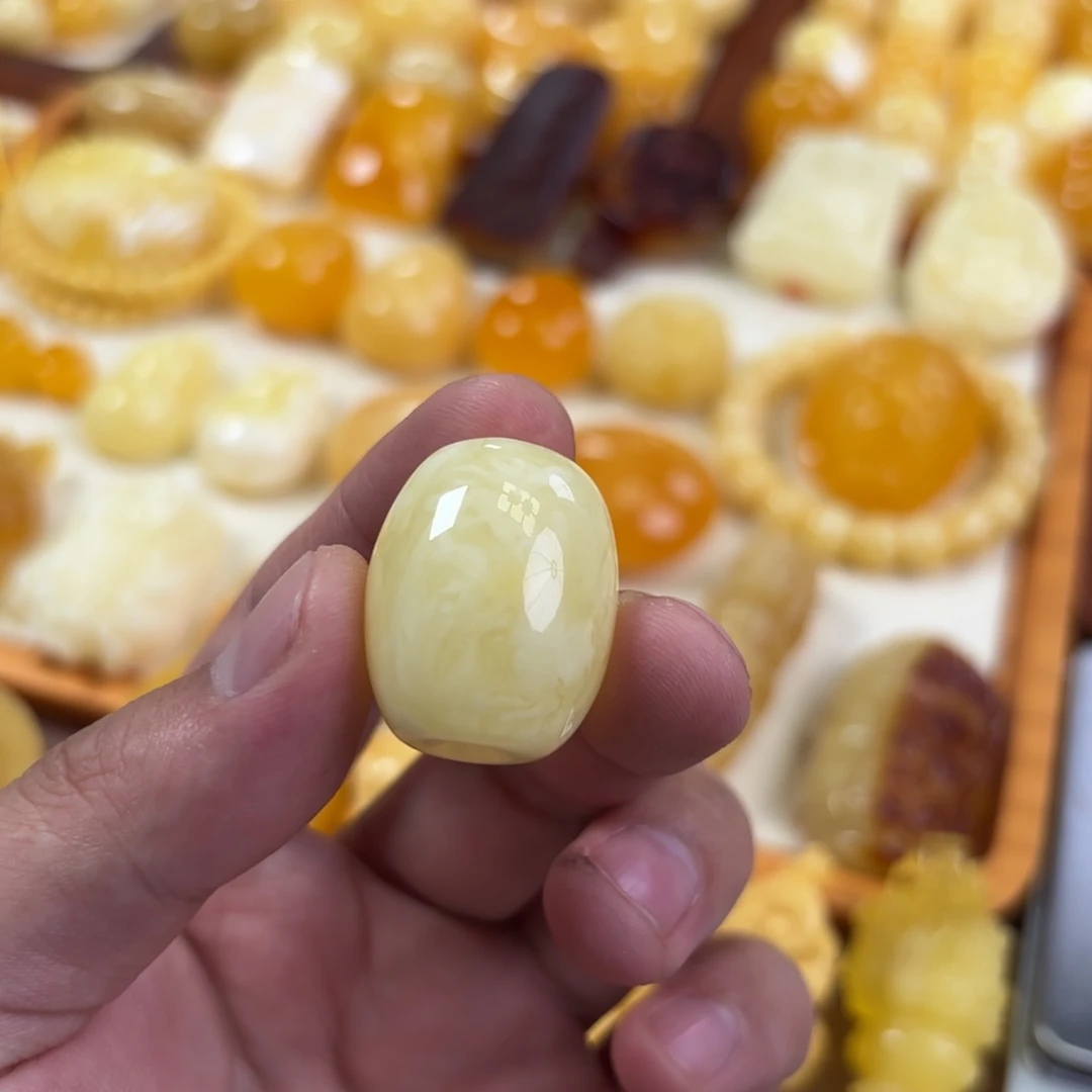 裸石蜜蜡未镶嵌桶珠