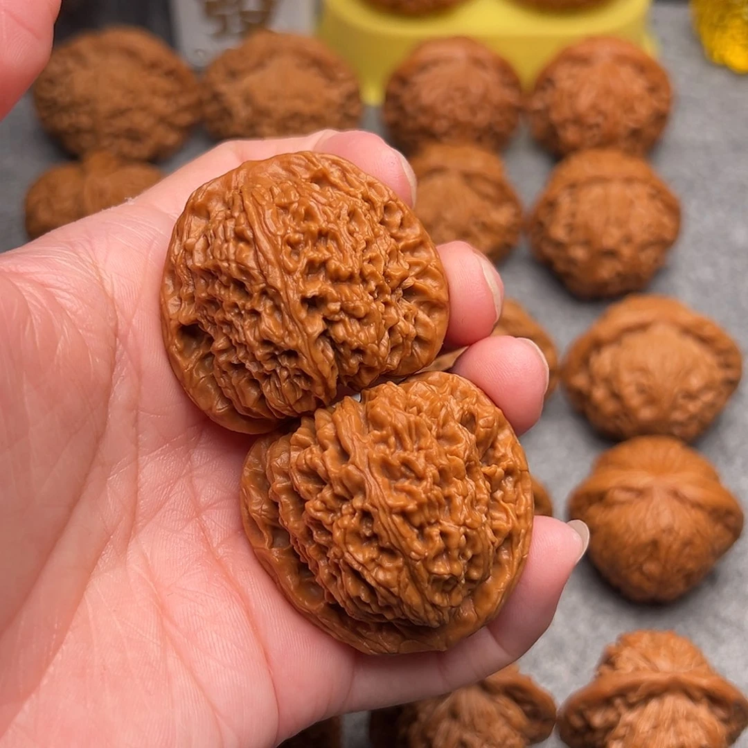 把件文玩核桃精品粗棱南疆石42全品