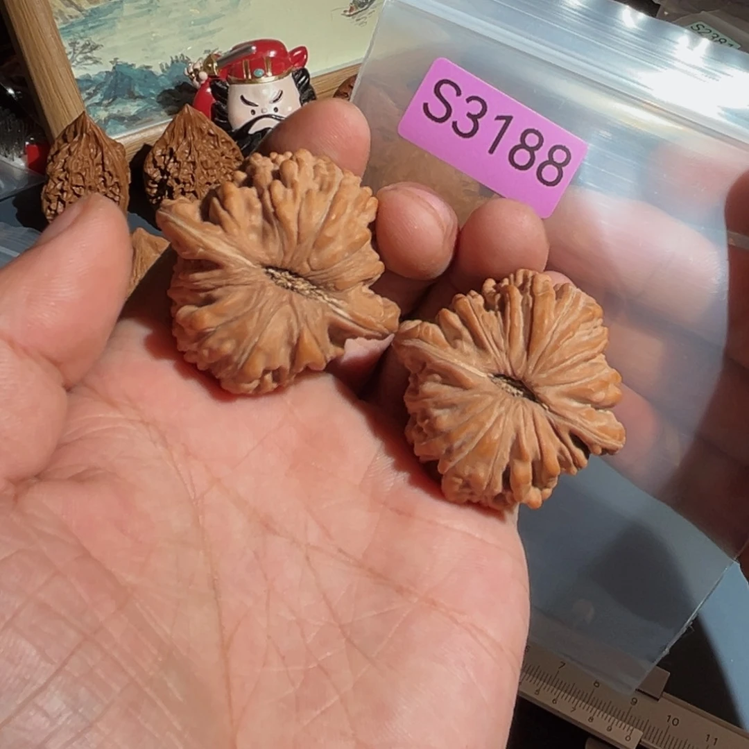 文玩核桃把件汉高楼