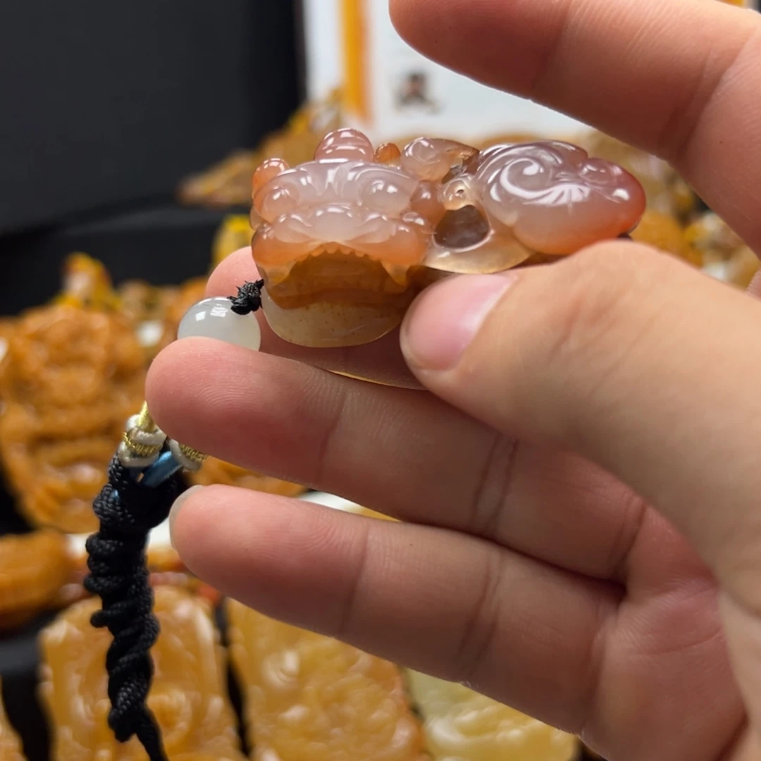 未镶嵌石英质玉（黄龙玉）黄龙玉