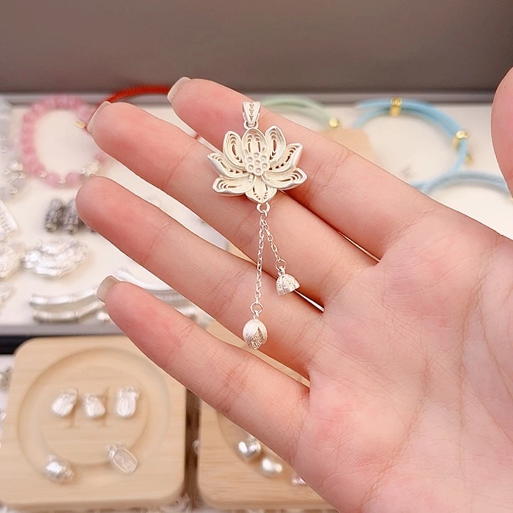 玻璃足银莲花实心项链吊坠