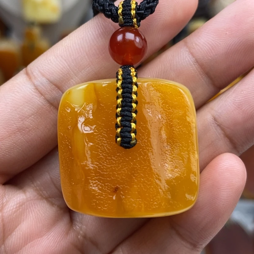 【闪购商品】琥珀颈饰未镶嵌