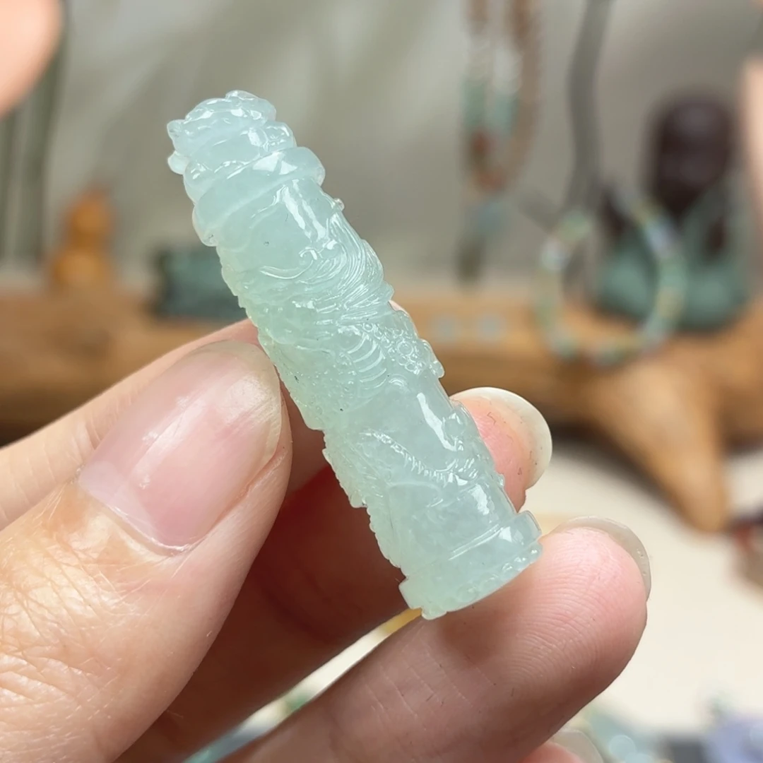 翡翠未镶嵌颈饰吊坠