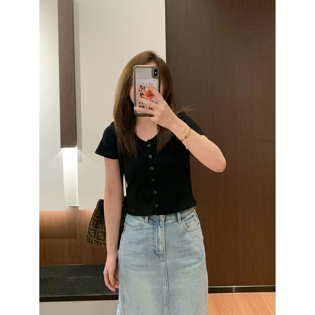 YO定制春夏百搭纯欲显瘦坑条V领短袖T恤休闲减龄显瘦短款开衫上衣