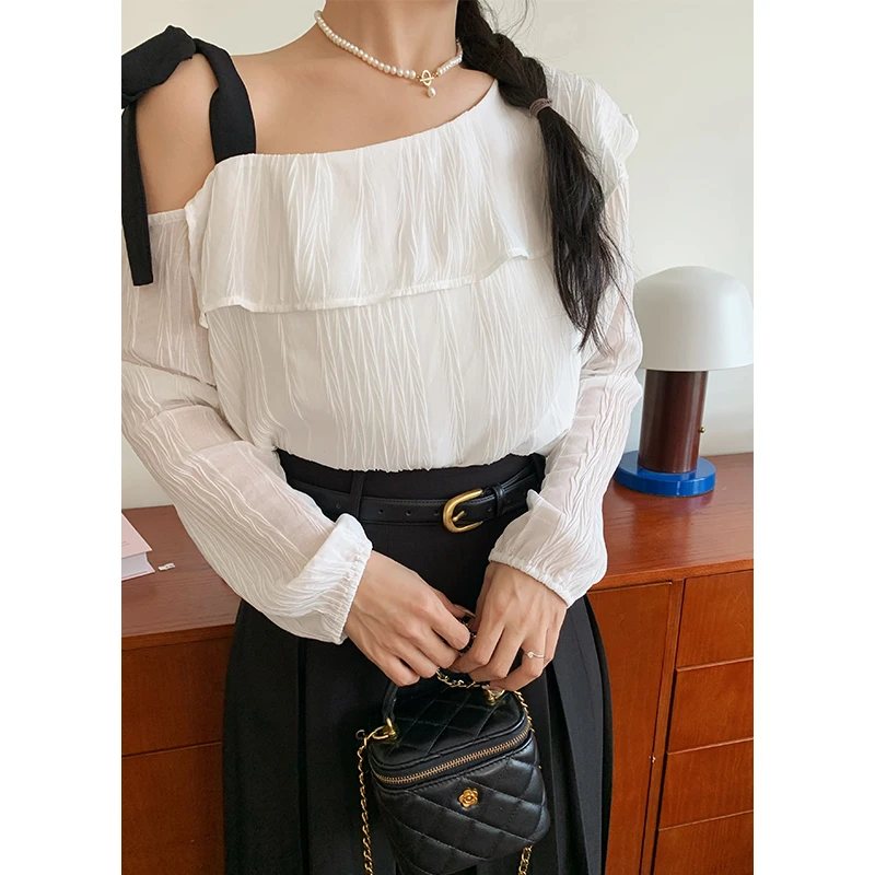 【月光白茶】秋季露肩设计拼接荷叶边领设计显瘦百搭上衣DM21367