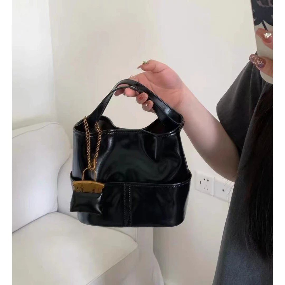 TIM渠道货：女包时尚百搭女士复古小众斜跨单肩女包878-黑色