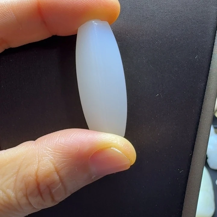 和田玉未镶嵌颈饰征*