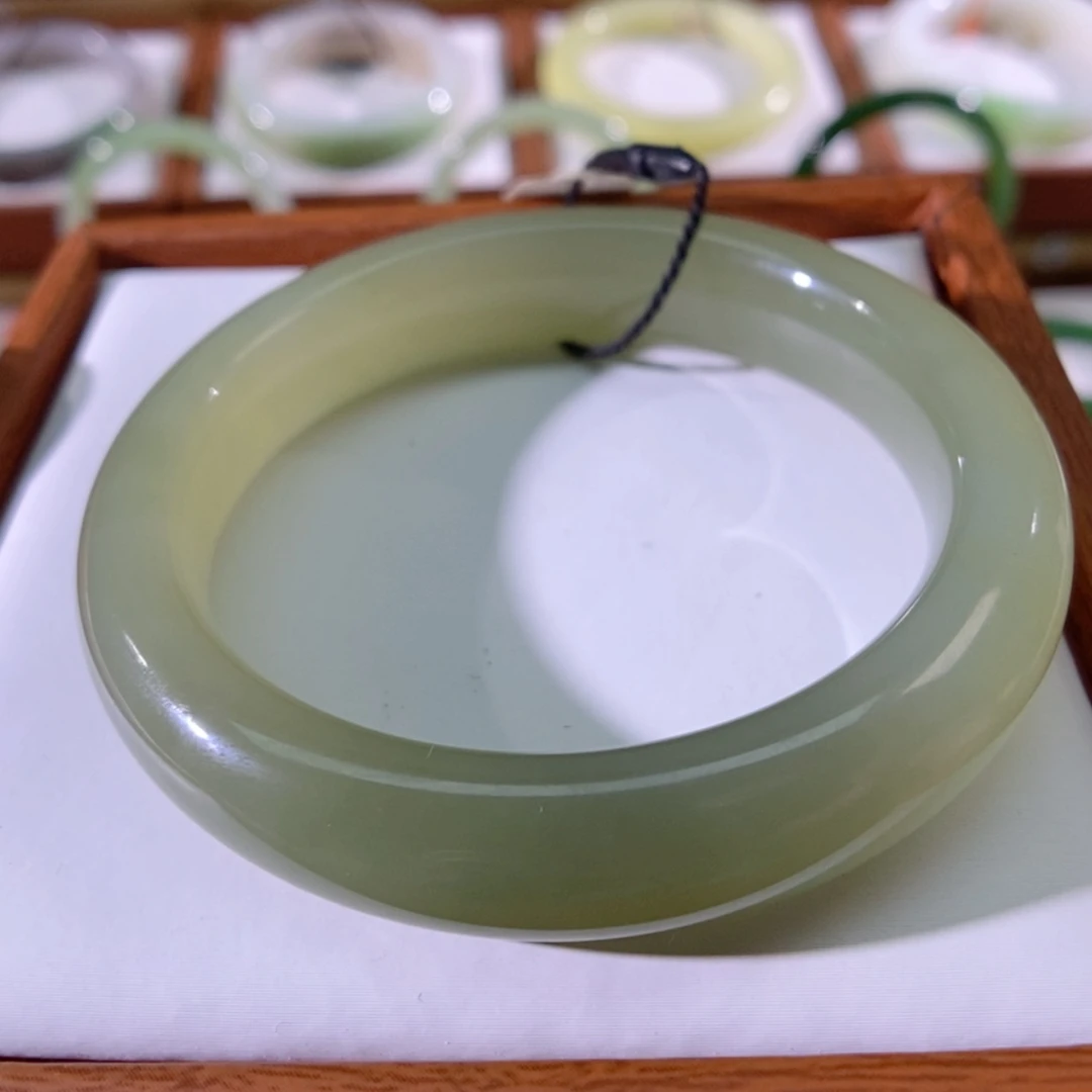 【闪购商品】未镶嵌手镯和田玉茶晴 无包容