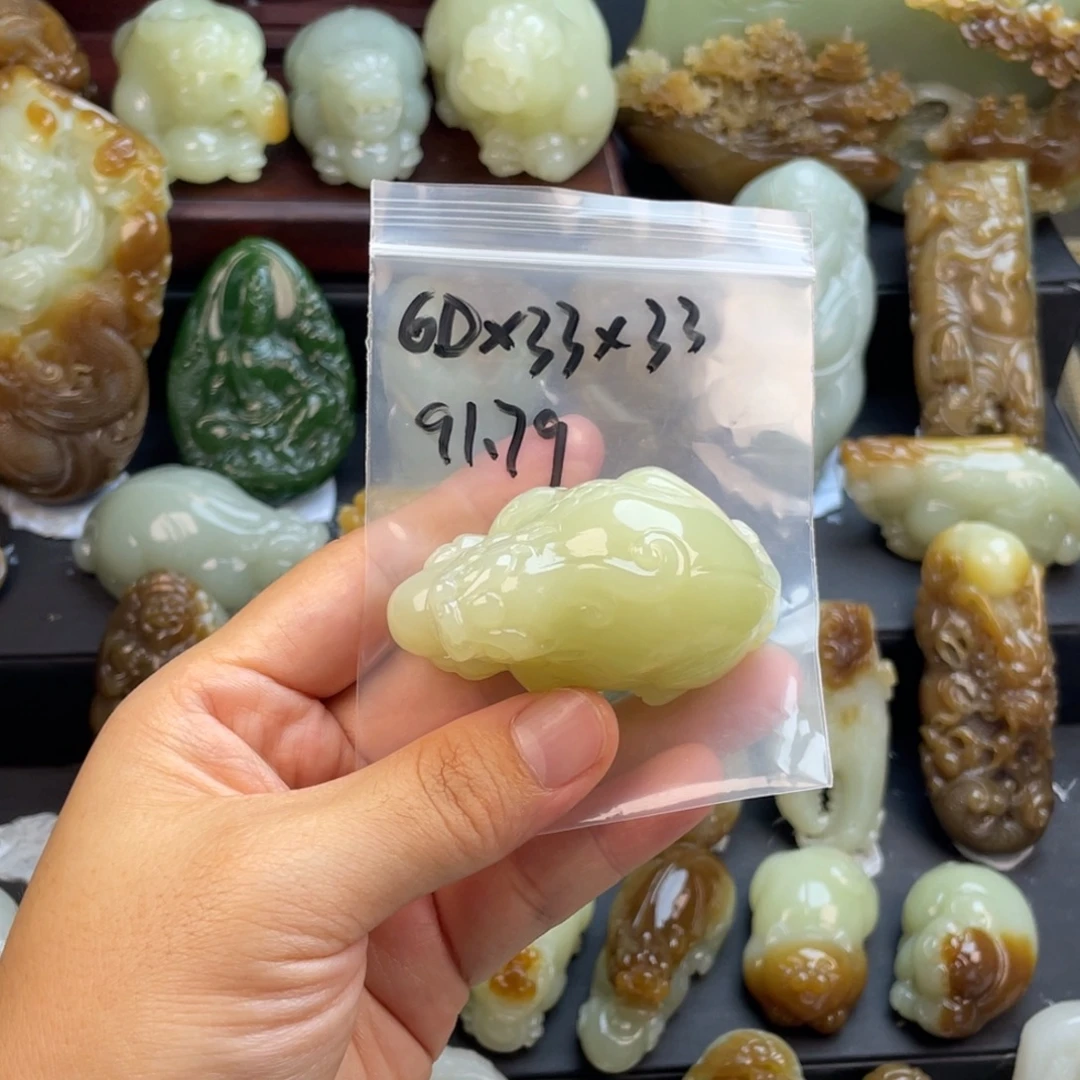 凤***下颈饰未镶嵌和田玉