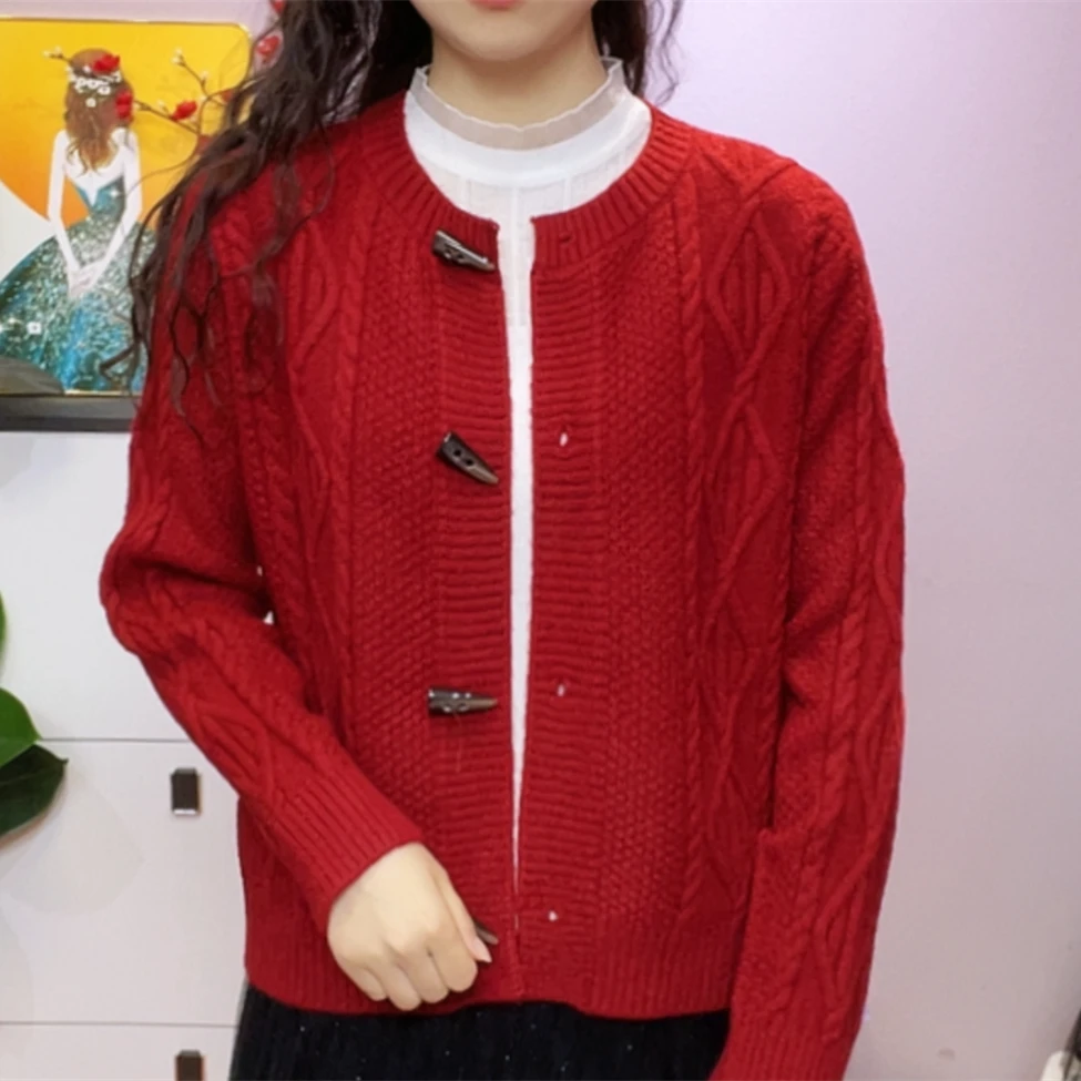 新款宽松百搭软糯毛衣外套潮韩系牛角扣设计感针织开衫女2025早秋