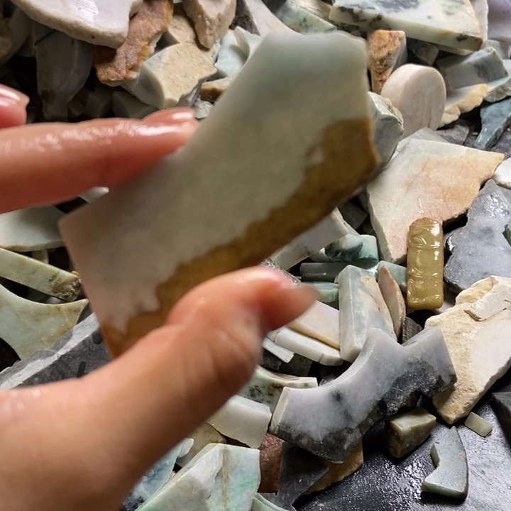 翡翠颈饰未镶嵌天然翡翠