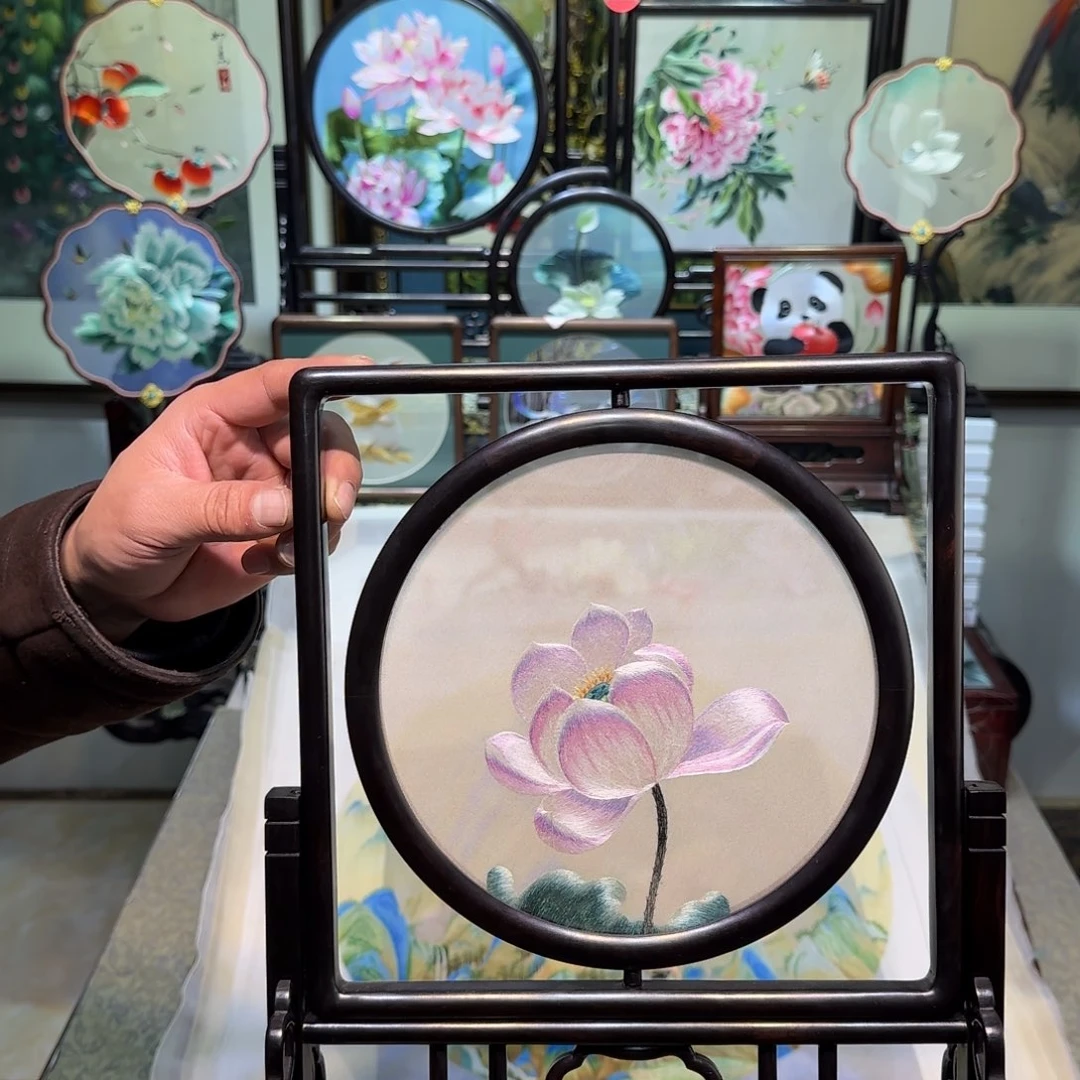 刺绣刺绣工艺精湛