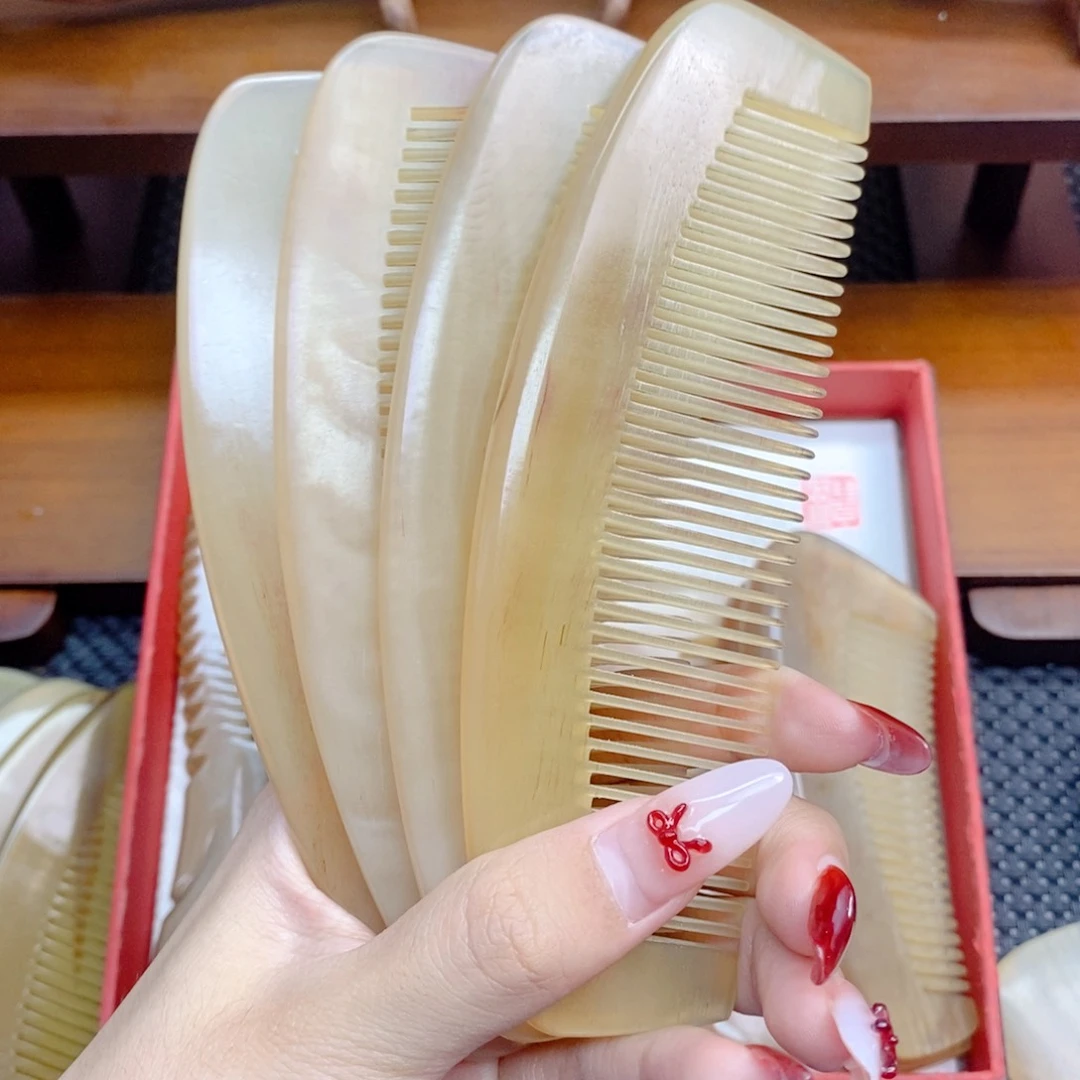 纯手工制作纯牛角梳子