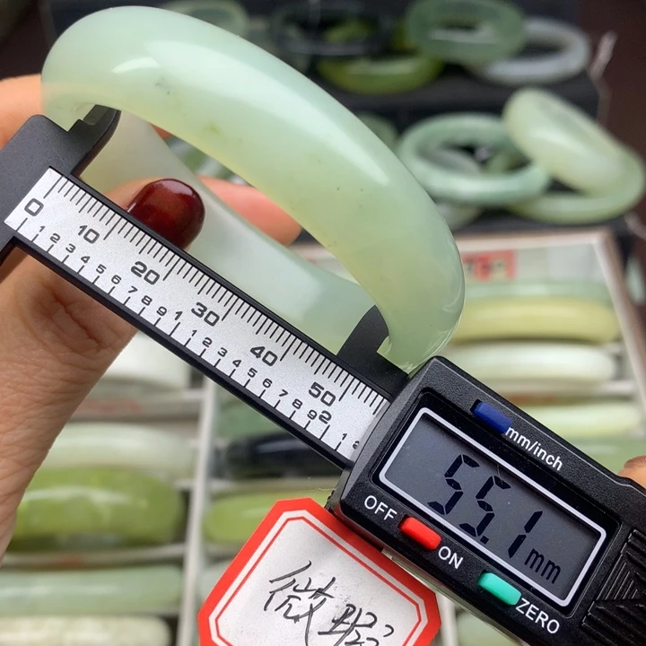 蛇纹石玉未镶嵌手镯497