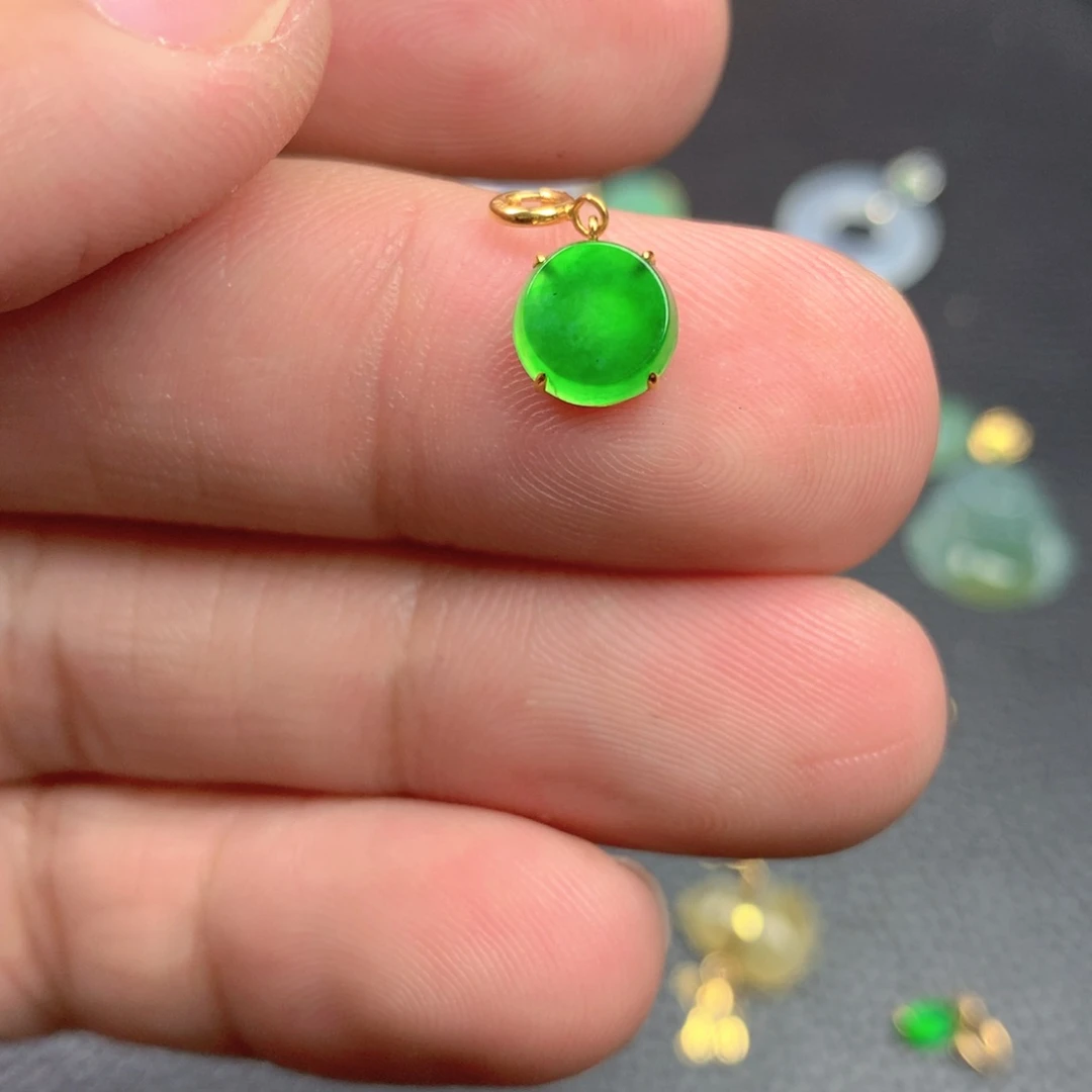 【闪购商品】颈饰18K金镶嵌翡翠翡翠