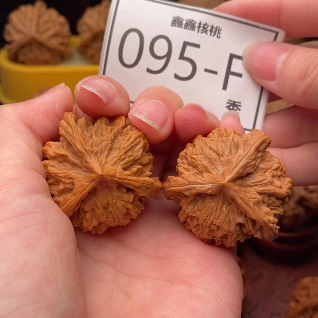 文玩核桃把件盘山奔36