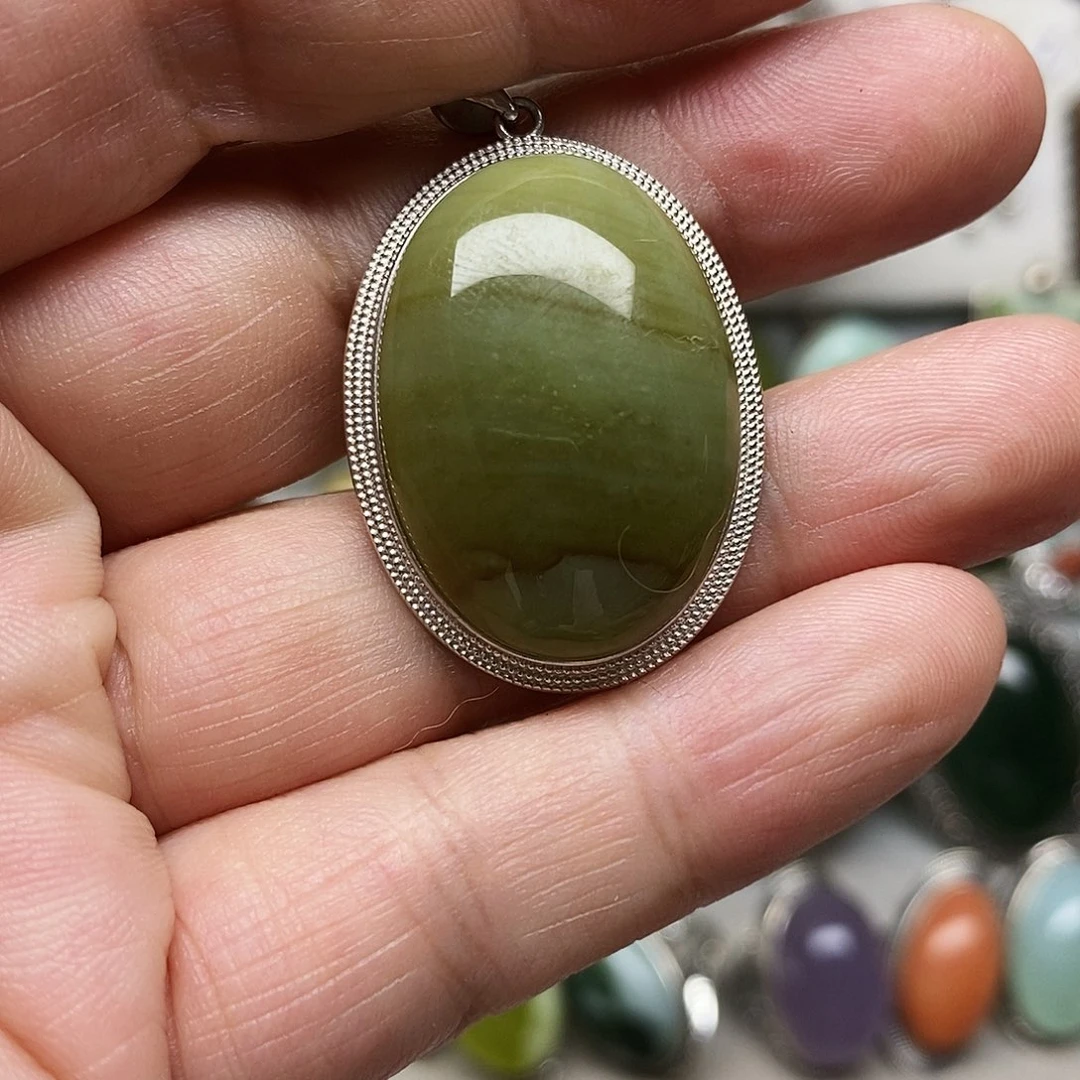 蛇纹石玉银S925镶嵌吊坠