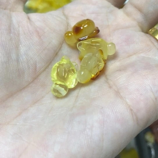 裸石蜜蜡未镶嵌多样性发货其一