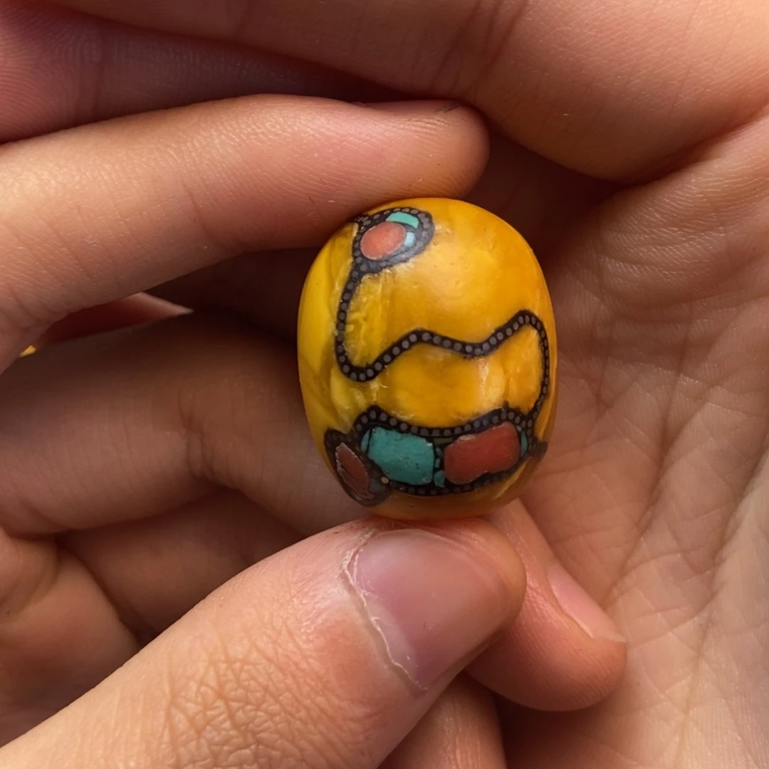 蜜蜡未镶嵌珠宝奇石