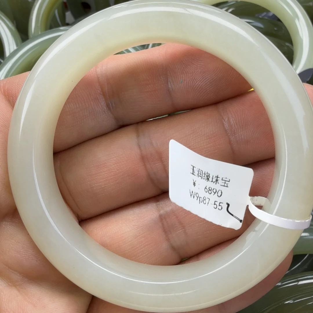 和田玉（糖玉）未镶嵌手镯