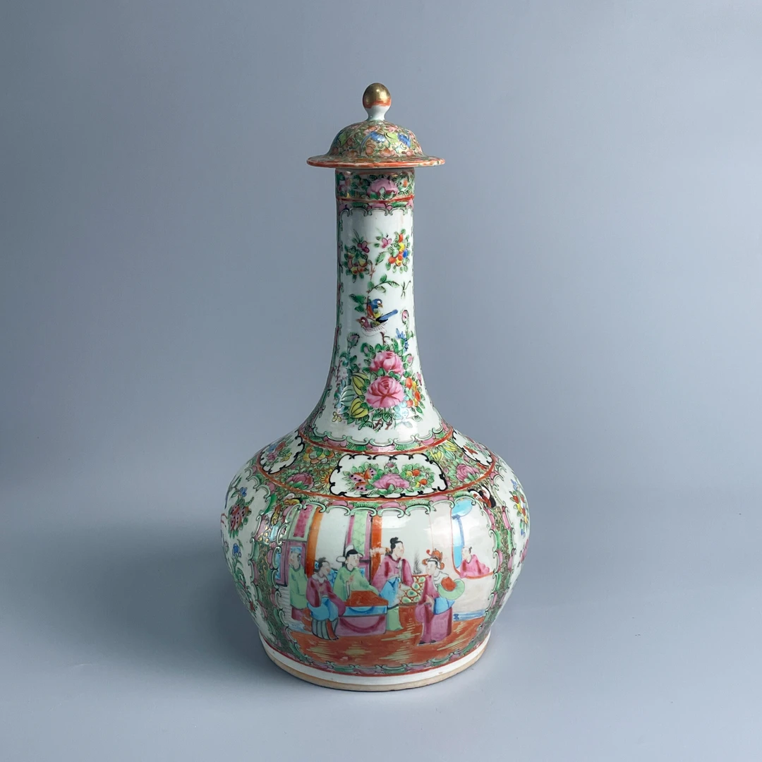 M25CL002299 - 晚清广彩花鸟人物故事天球瓶（带盖）