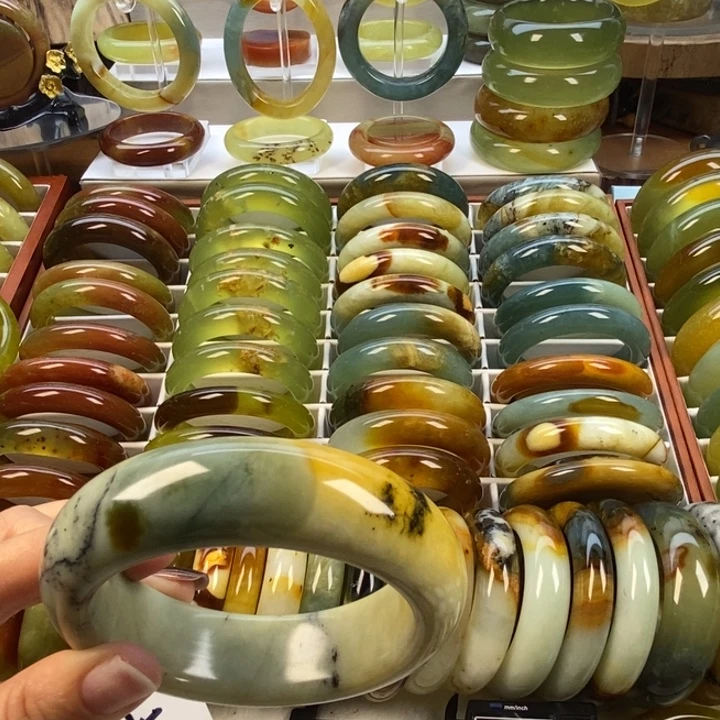 蛇纹石玉未镶嵌手镯62.5