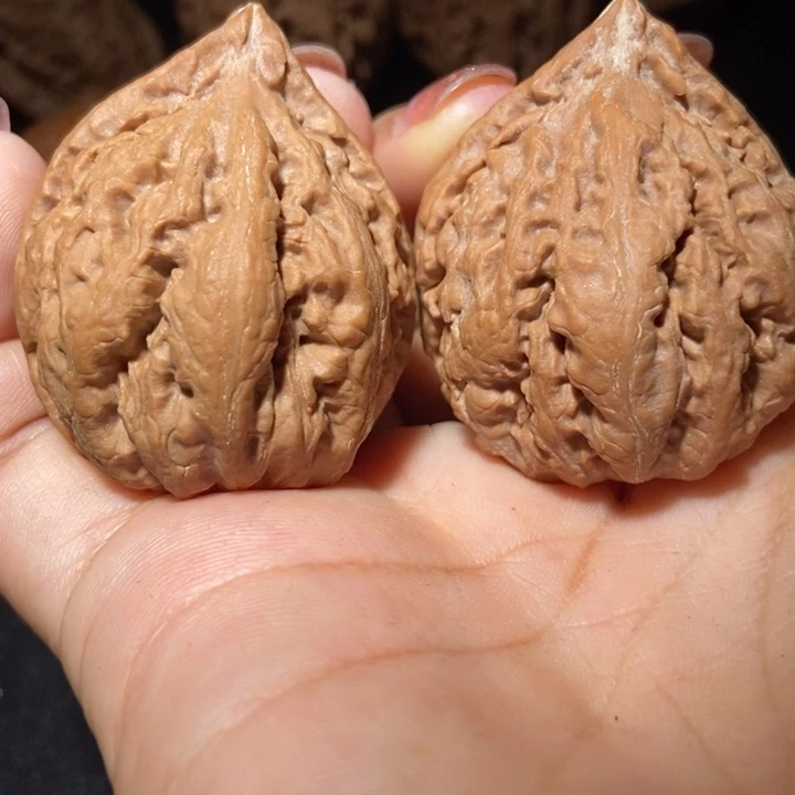 文玩核桃把件东北楸子小雪196