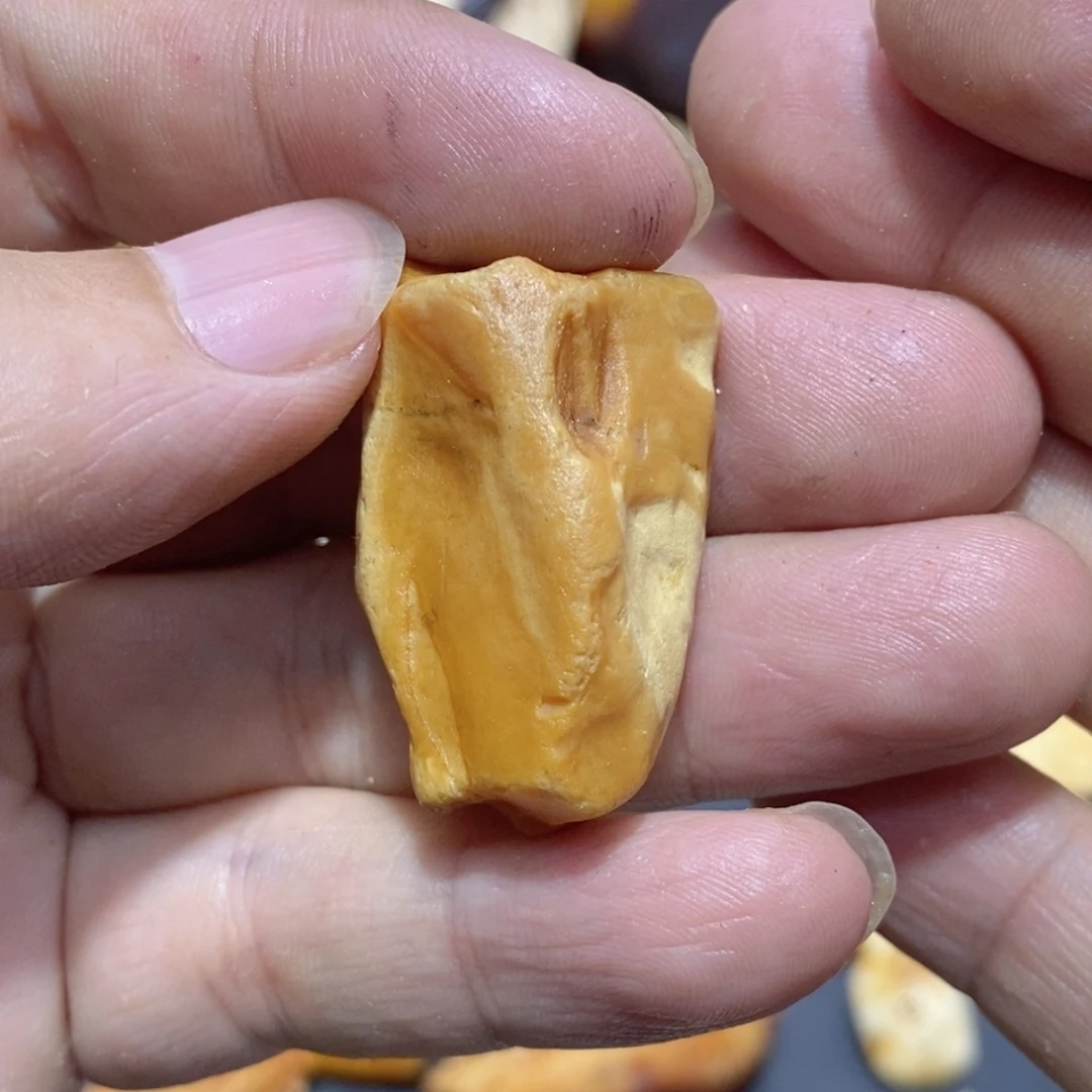 佛***间定制琥珀蜜蜡原石定制