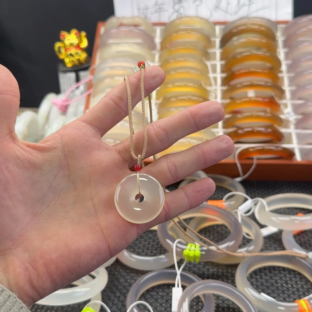 玛瑙/玉髓颈饰未镶嵌