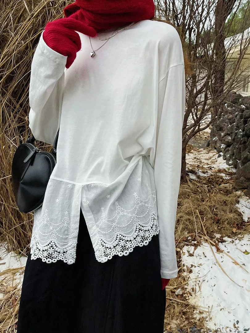 蕾丝拼接长袖t恤女装早春新款宽松内搭打底衫设计感小众开叉上衣