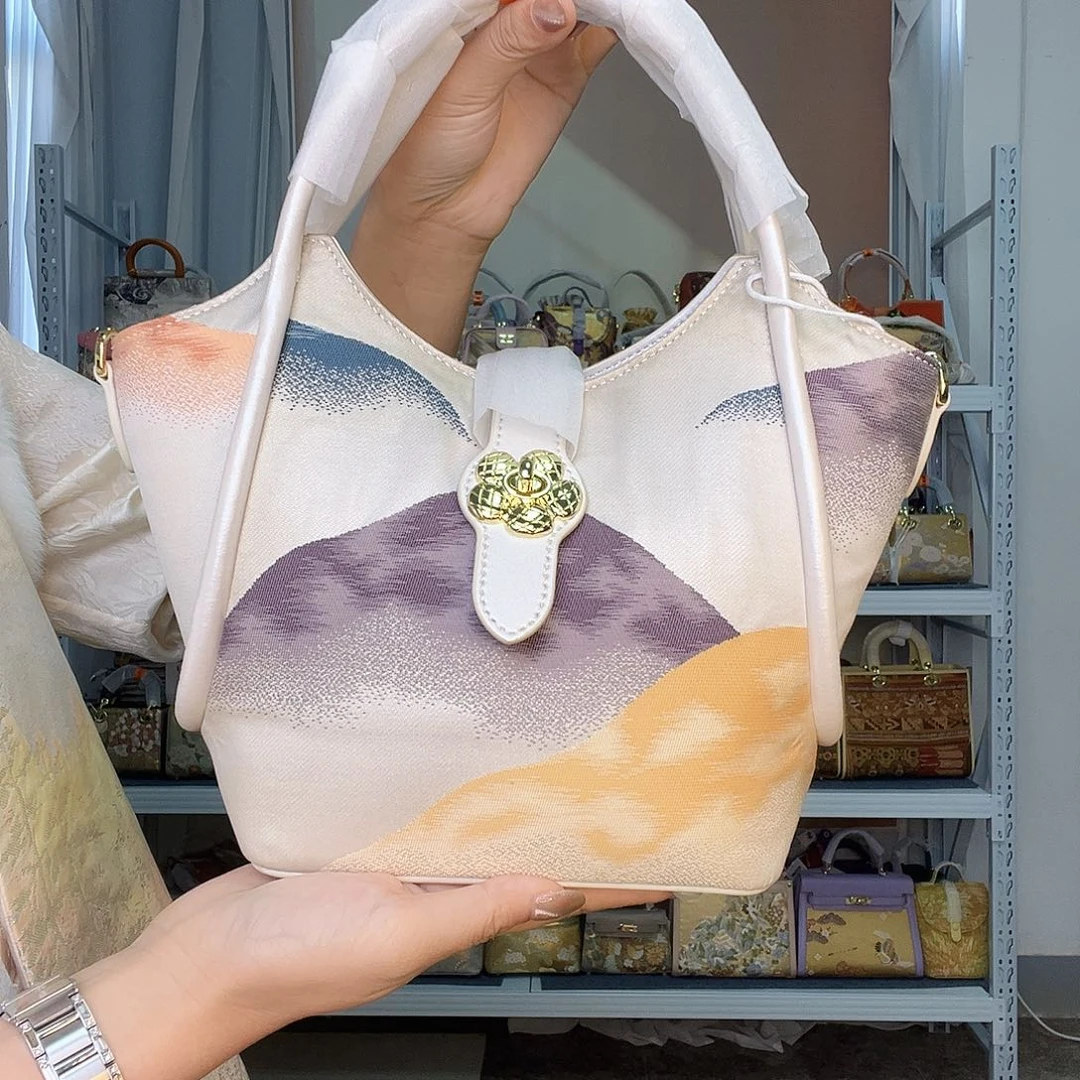 织物桑蚕丝非遗唐锦小戴妃
