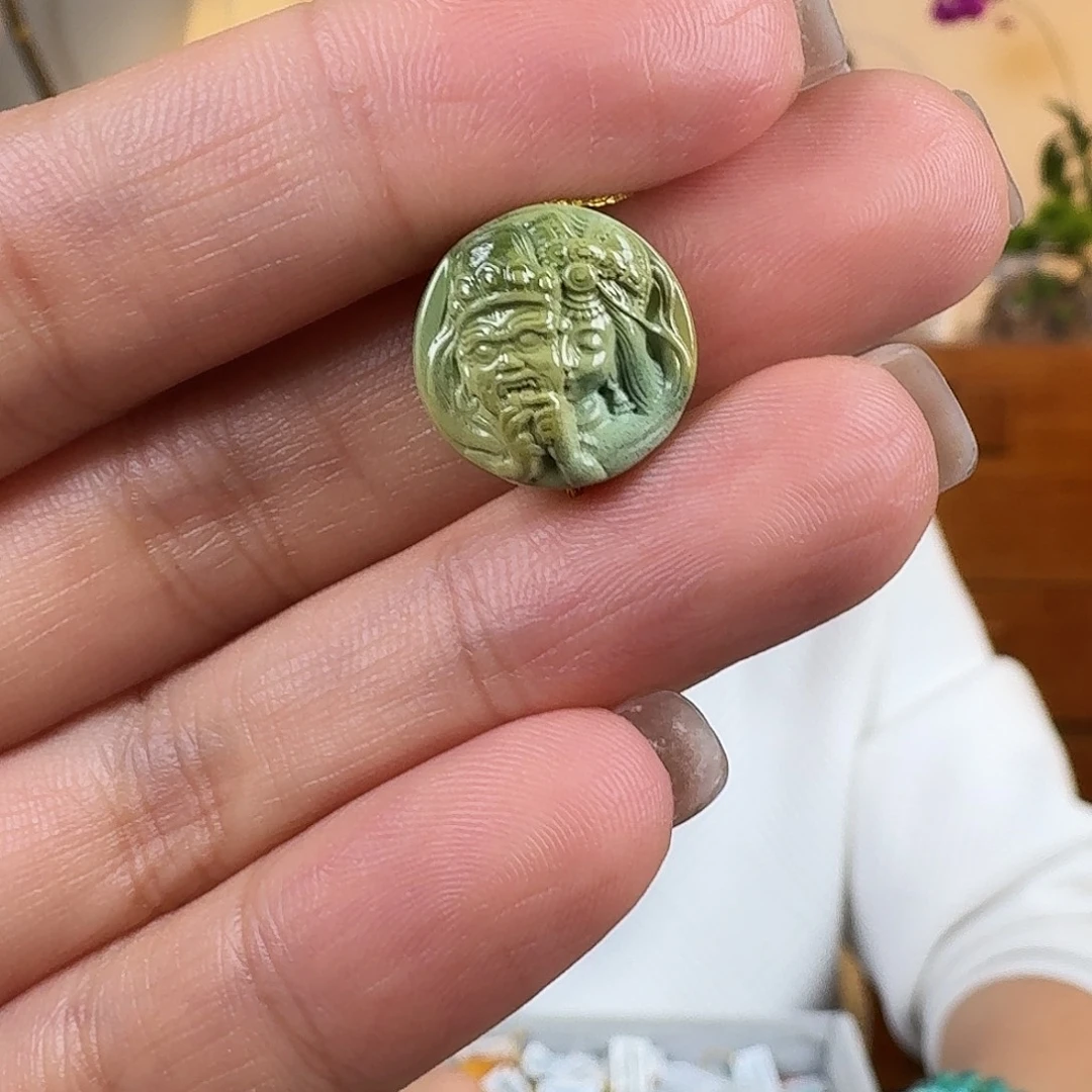 绿松石未镶嵌挂件