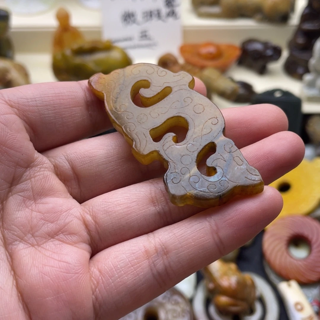 未镶嵌蛇纹石玉颈饰