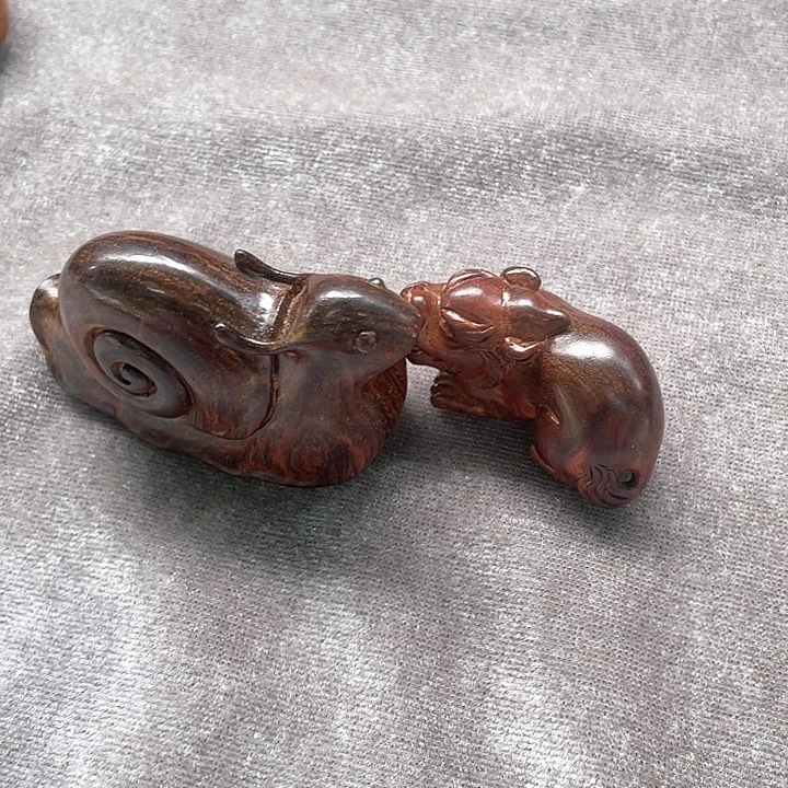 黄花梨/降香黄檀其他用****4海南黄花梨貔貅蜗居