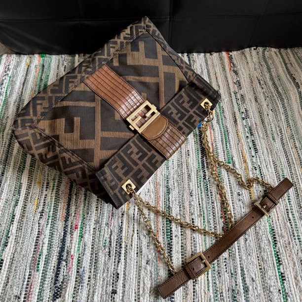 95新 FENDI/芬迪 上海自播/芬迪单肩包