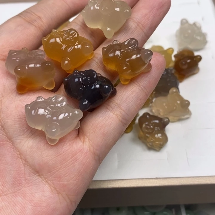 玛瑙/玉髓未镶嵌颈饰独角兽1个