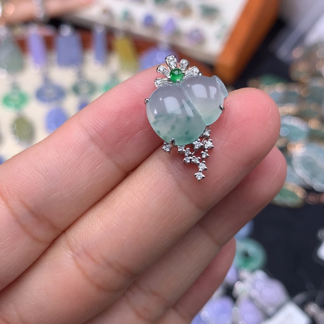 吊坠(不含链)18K金镶嵌翡翠