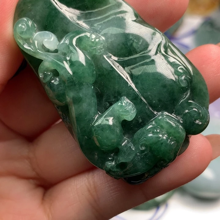 翡翠未镶嵌颈饰翡翠