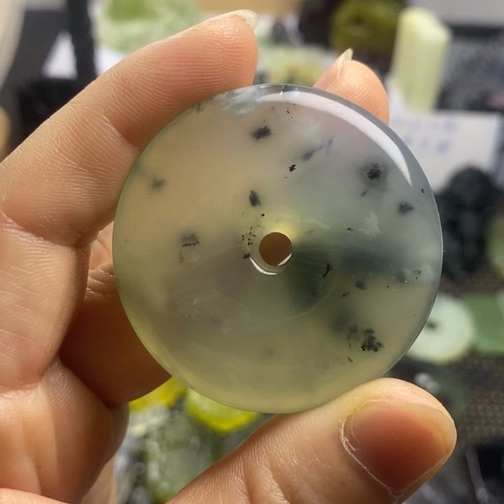 合金蛇纹石玉颈饰