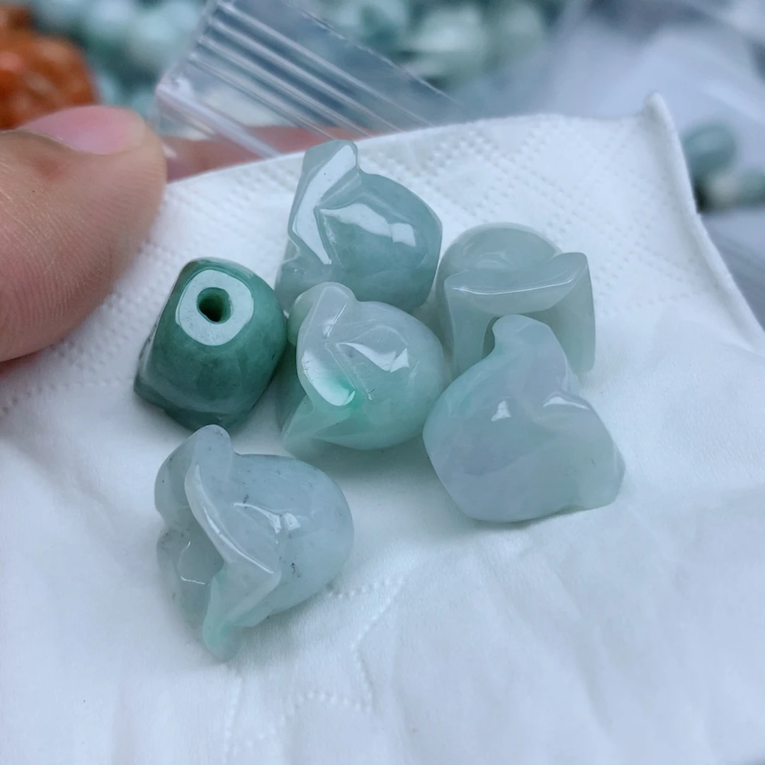 翡翠未镶嵌颈饰珠珠子