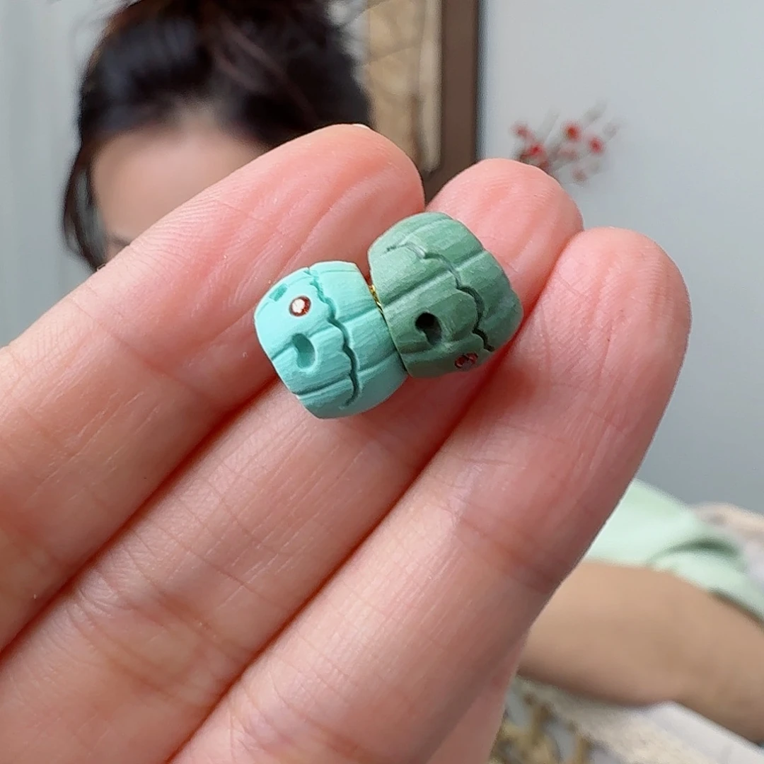 ****糖绿松石未镶嵌珠宝奇石