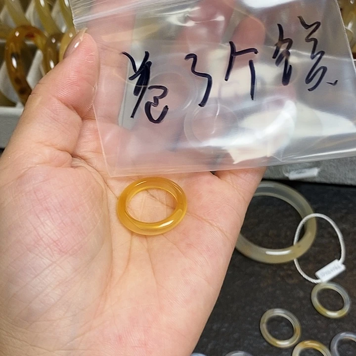 卷****未镶嵌玛瑙/玉髓珠宝半成品