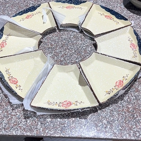 微瑕，不能明火，口径19，高度2.5，8个拼盘