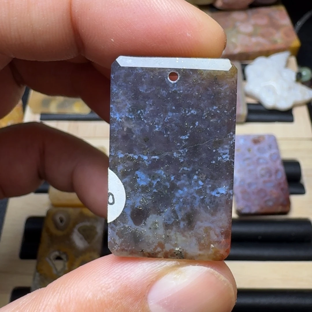未镶嵌纯天然色有机玉石保真色硅化玉特价