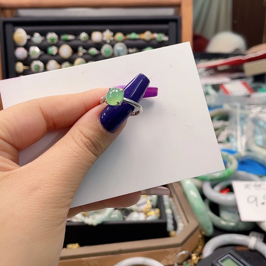 翡翠颈饰未镶嵌天然翡翠Ａ货