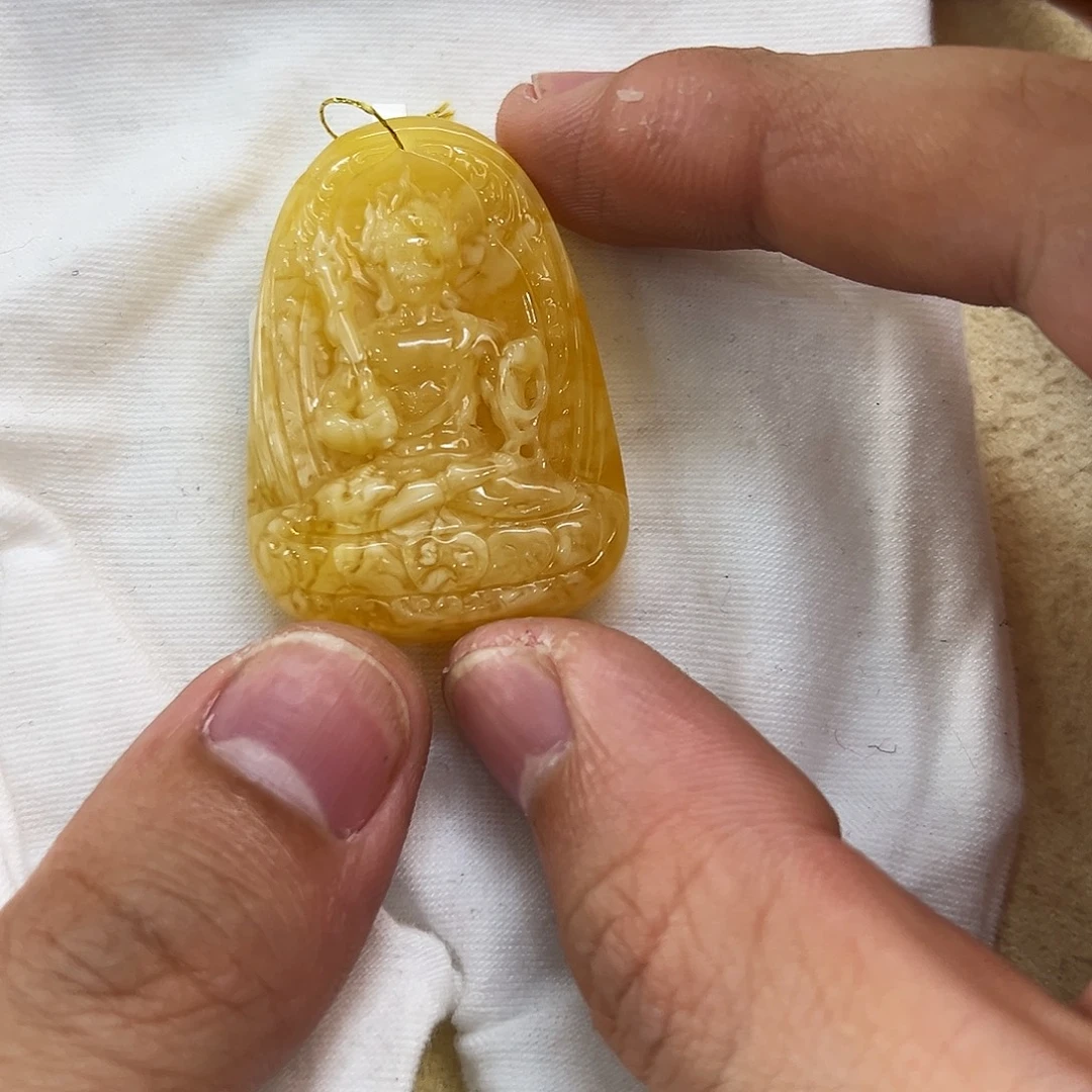 蜜蜡未镶嵌珠宝奇石