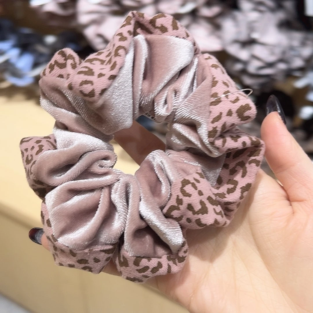 布艺非金属粉丝绒拼豹纹肠圈